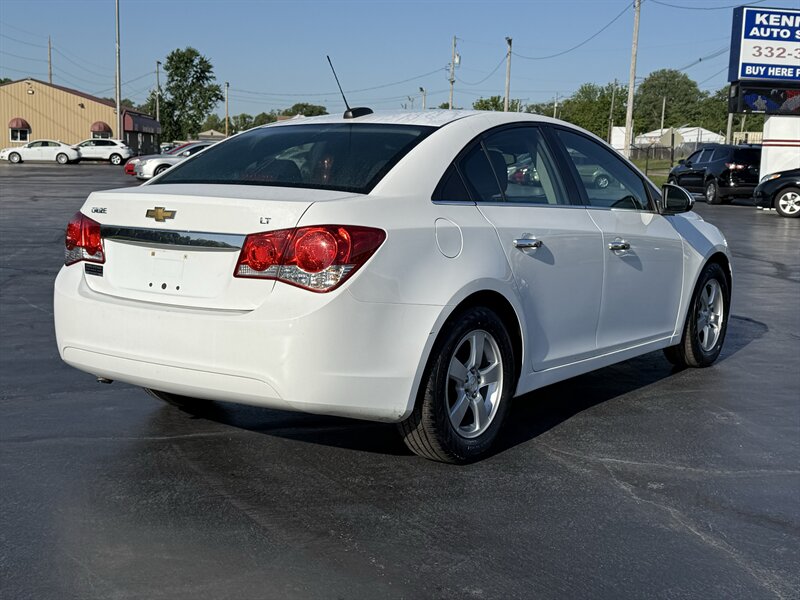 2015 Chevrolet Cruze 1LT Auto - Photo 8 - Cahokia, IL 62206