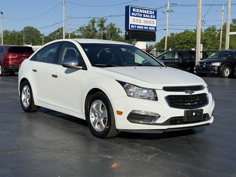2015 Chevrolet Cruze 1LT Auto - Photo 4 - Cahokia, IL 62206