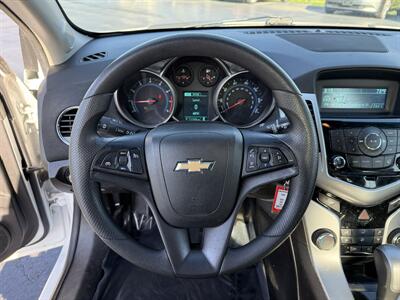 2015 Chevrolet Cruze 1LT Auto - Photo 12 - Cahokia, IL 62206