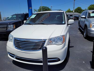 2011 Chrysler Town & Country Touring   - Photo 1 - Belleville, IL 62226