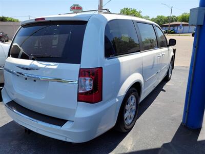 2011 Chrysler Town & Country Touring   - Photo 6 - Belleville, IL 62226