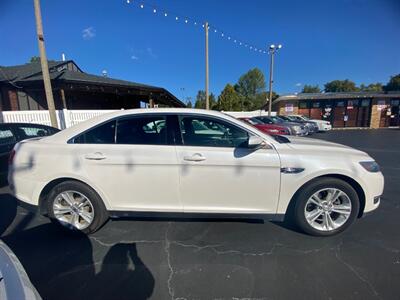 2015 Ford Taurus SEL   - Photo 4 - Belleville, IL 62226