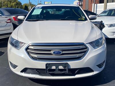2015 Ford Taurus SEL Sedan