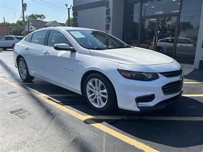 2018 Chevrolet Malibu Hybrid   - Photo 2 - Fairview Heights, IL 62208