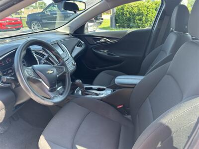 2018 Chevrolet Malibu Hybrid   - Photo 8 - Fairview Heights, IL 62208