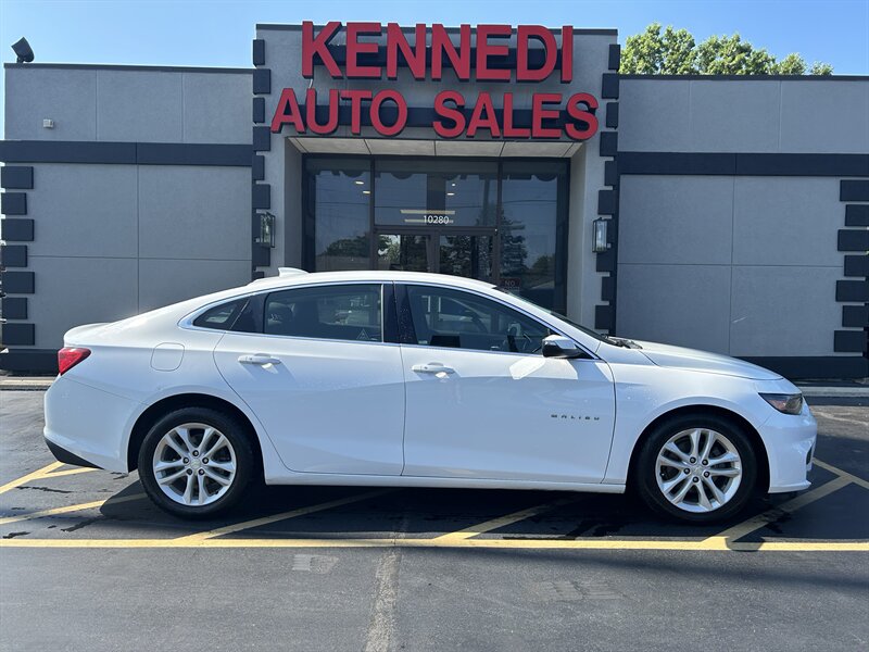 2018 Chevrolet Malibu Hybrid   - Photo 1 - Fairview Heights, IL 62208