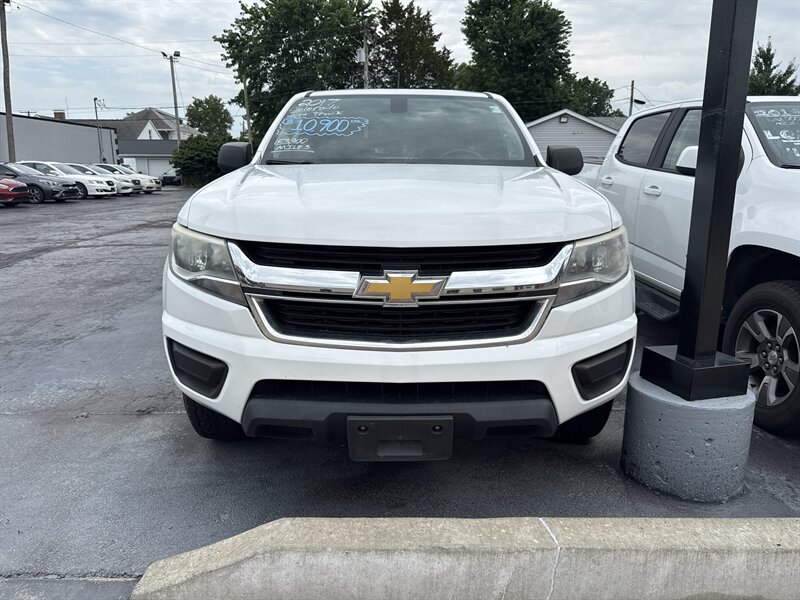 2017 Chevrolet Colorado Work Truck - Photo 2 - Millstadt, IL 62260