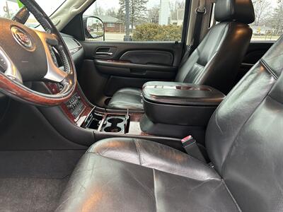 2007 Cadillac Escalade ESV   - Photo 7 - Fairview Heights, IL 62208