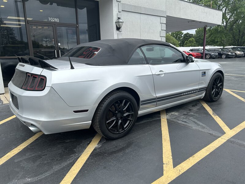 2014 Ford Mustang V6 - Photo 4 - Fairview Heights, IL 62208