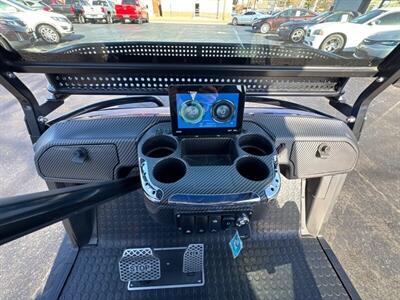 2024 ICON EPIC E60L - Photo 10 - Millstadt, IL 62260