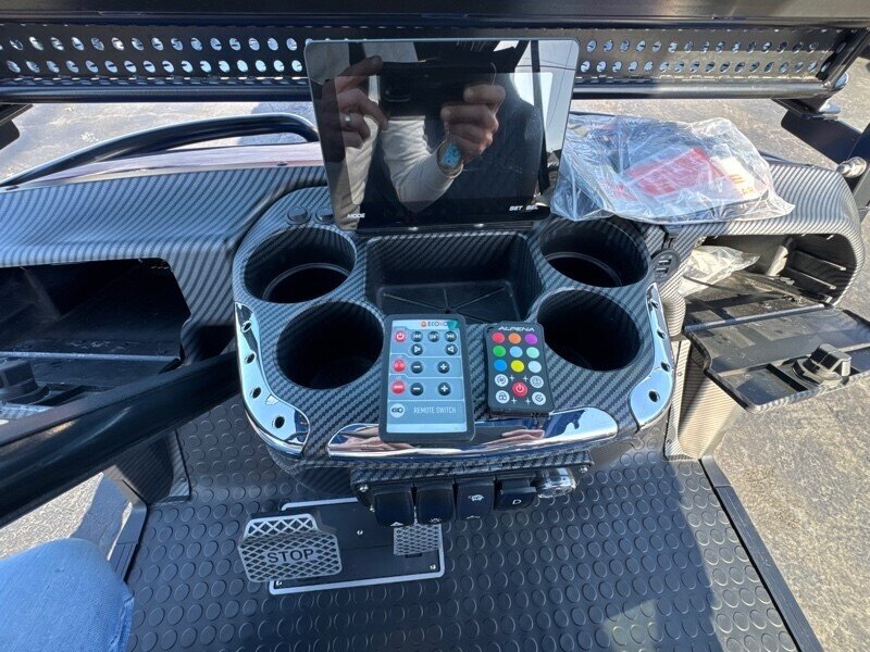 2024 ICON EPIC E60L - Photo 11 - Millstadt, IL 62260