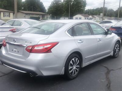 2016 Nissan Altima 2.5   - Photo 5 - Belleville, IL 62226