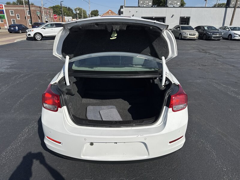 2015 Chevrolet Malibu LS Fleet - Photo 19 - Millstadt, IL 62260