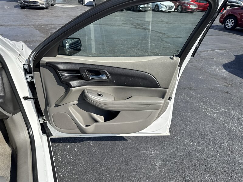 2015 Chevrolet Malibu LS Fleet - Photo 13 - Millstadt, IL 62260