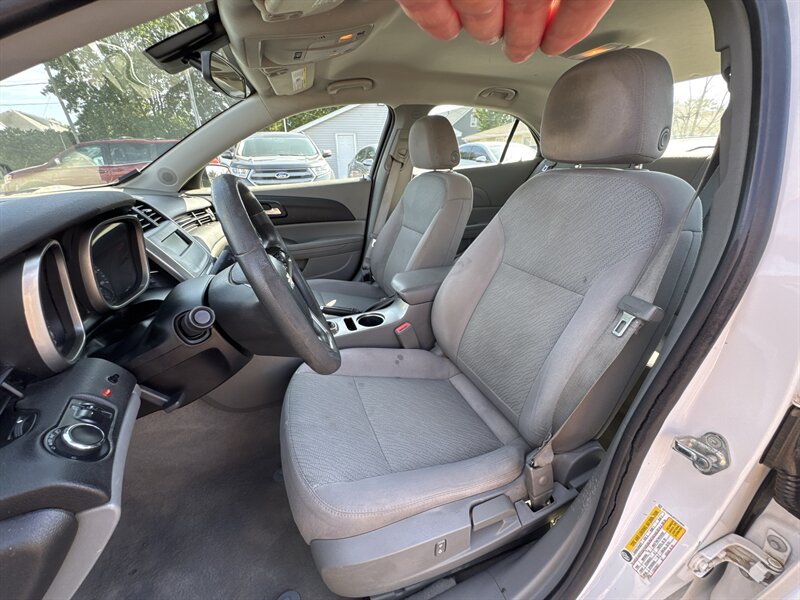 2015 Chevrolet Malibu LS Fleet - Photo 12 - Millstadt, IL 62260