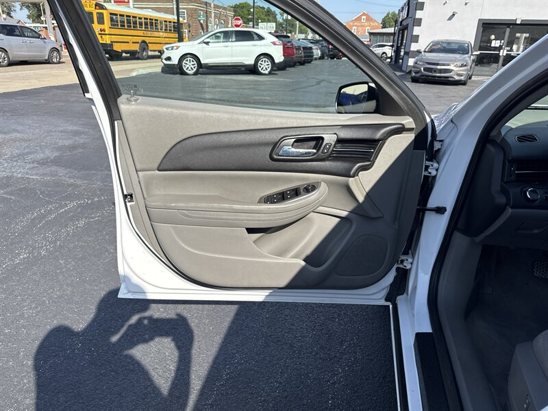 2015 Chevrolet Malibu LS Fleet - Photo 11 - Millstadt, IL 62260