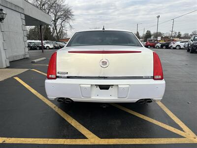2007 Cadillac DTS Performance   - Photo 7 - Fairview Heights, IL 62208