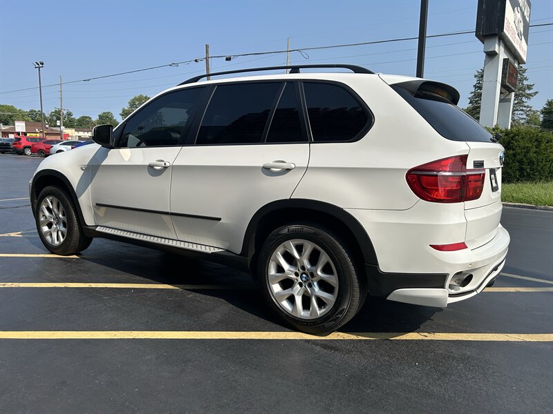 2012 BMW X5 xDrive35i - Photo 5 - Fairview Heights, IL 62208