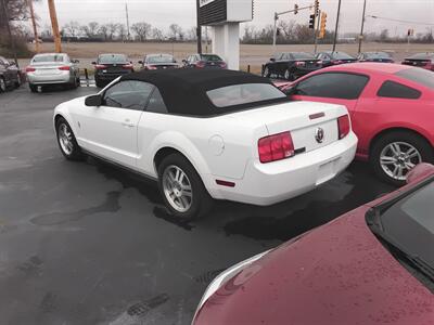 2005 Ford Mustang V6 Deluxe - Photo 5 - Cahokia, IL 62206