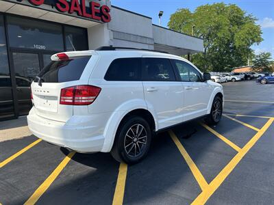 2017 Dodge Journey SE   - Photo 4 - Fairview Heights, IL 62208