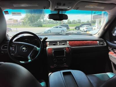 2011 Chevrolet Suburban LTZ   - Photo 4 - Cahokia, IL 62206