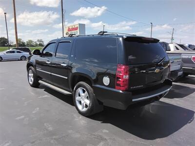 2011 Chevrolet Suburban LTZ   - Photo 2 - Cahokia, IL 62206