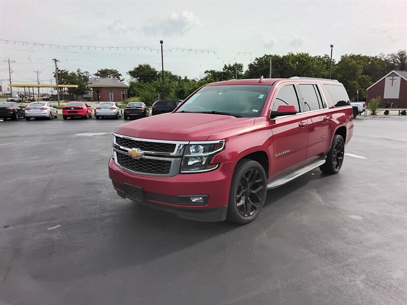 2015 Chevrolet Suburban LT   - Photo 1 - Cahokia, IL 62206