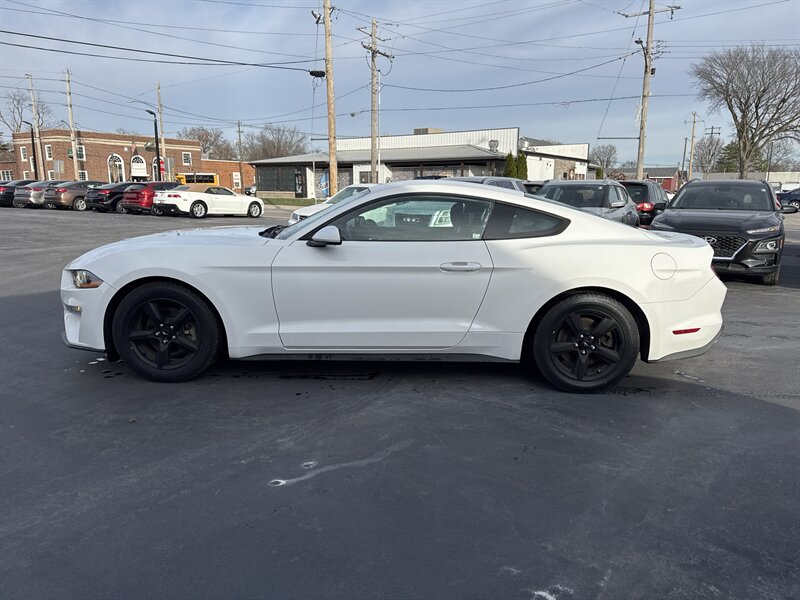 2018 Ford Mustang EcoBoost - Photo 5 - Millstadt, IL 62260