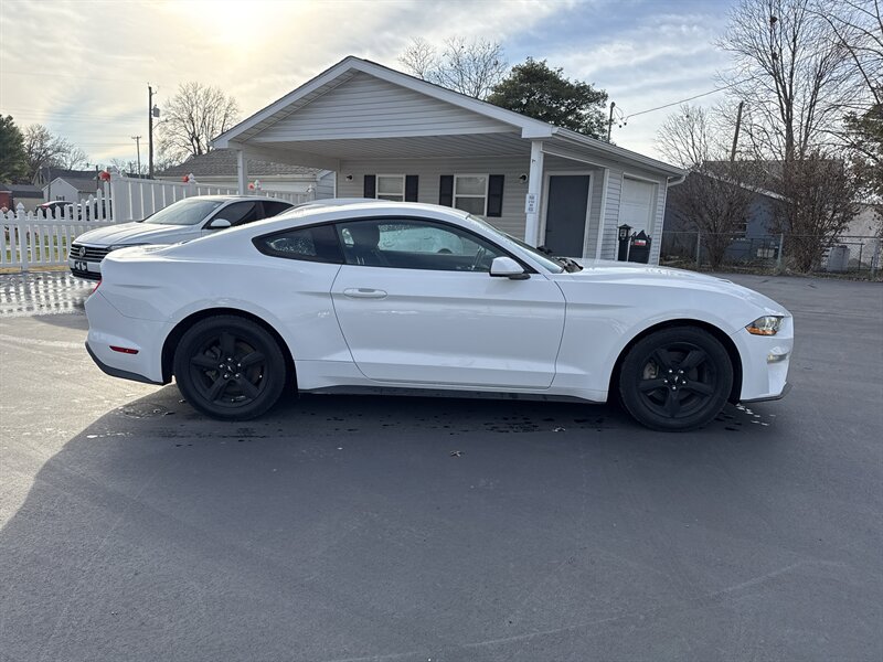2018 Ford Mustang EcoBoost - Photo 6 - Millstadt, IL 62260