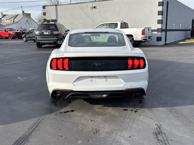 2018 Ford Mustang EcoBoost - Photo 8 - Millstadt, IL 62260