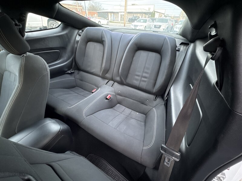 2018 Ford Mustang EcoBoost - Photo 15 - Millstadt, IL 62260