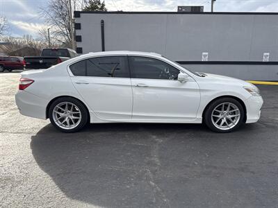 2016 Honda Accord Touring   - Photo 6 - Millstadt, IL 62260