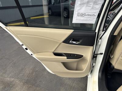 2016 Honda Accord Touring   - Photo 16 - Millstadt, IL 62260