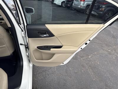2016 Honda Accord Touring   - Photo 18 - Millstadt, IL 62260