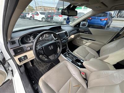 2016 Honda Accord Touring   - Photo 9 - Millstadt, IL 62260