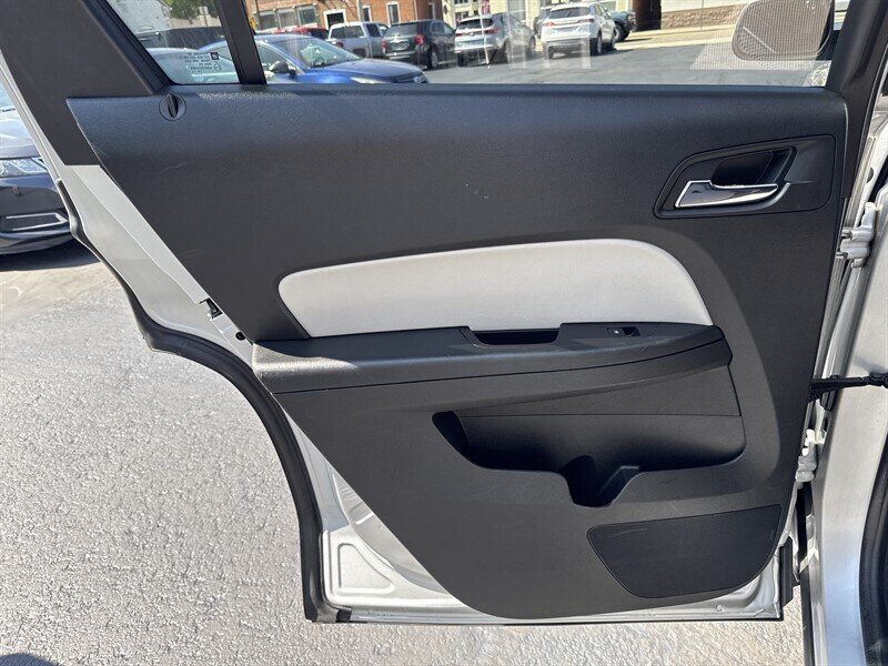 2017 GMC Terrain SLE-1 - Photo 27 - Millstadt, IL 62260