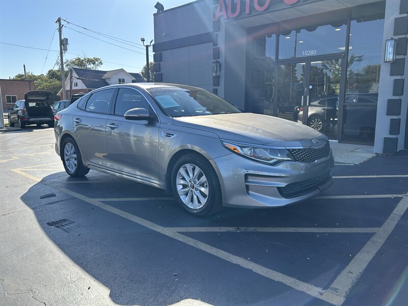 2016 Kia Optima EX - Photo 2 - Fairview Heights, IL 62208