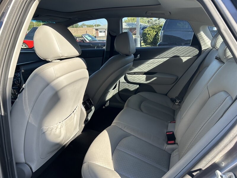 2016 Kia Optima EX - Photo 10 - Fairview Heights, IL 62208