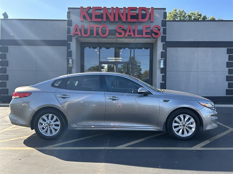 2016 Kia Optima EX   - Photo 1 - Fairview Heights, IL 62208