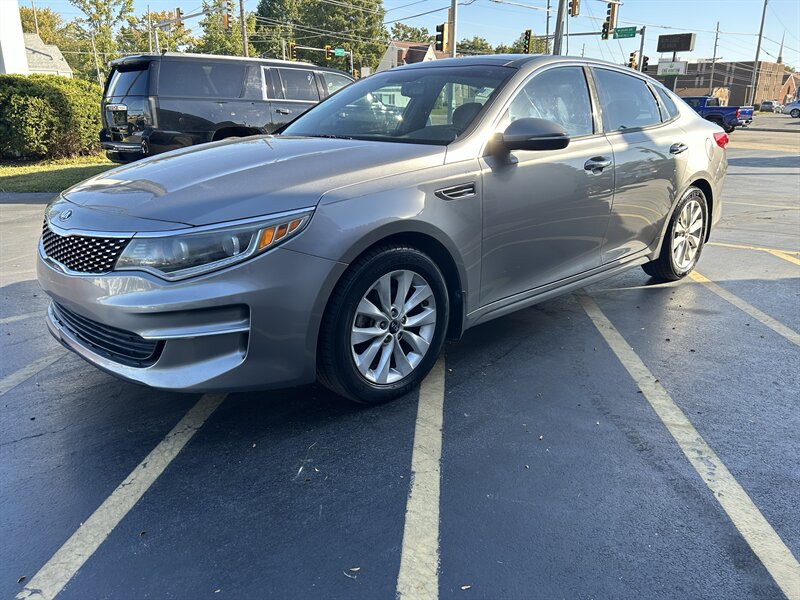 2016 Kia Optima EX - Photo 3 - Fairview Heights, IL 62208