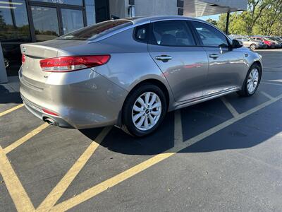 2016 Kia Optima EX - Photo 4 - Fairview Heights, IL 62208