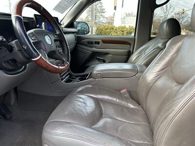 2004 Cadillac Escalade   - Photo 8 - Fairview Heights, IL 62208
