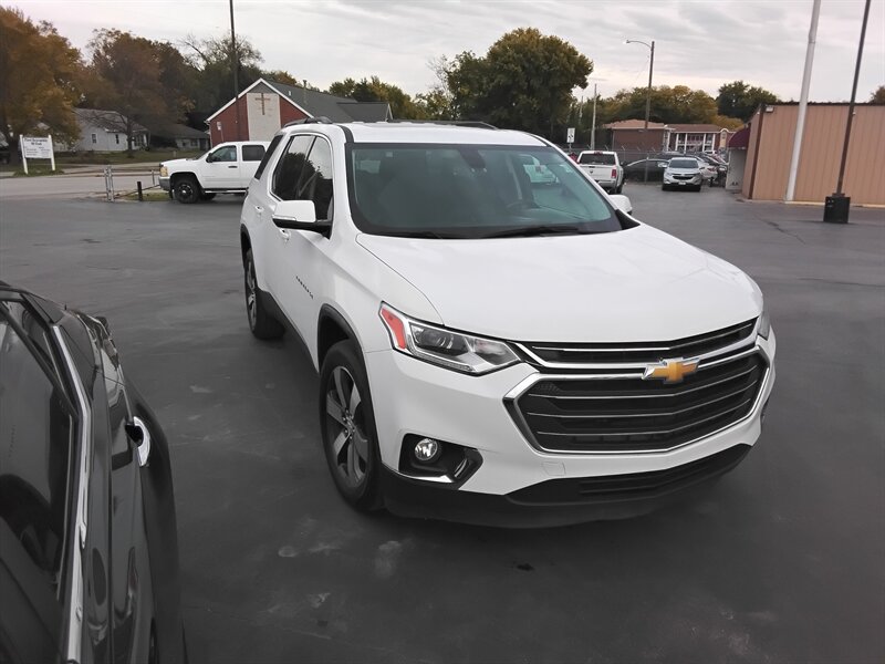 2019 Chevrolet Traverse LT Leather - Photo 2 - Cahokia, IL 62206