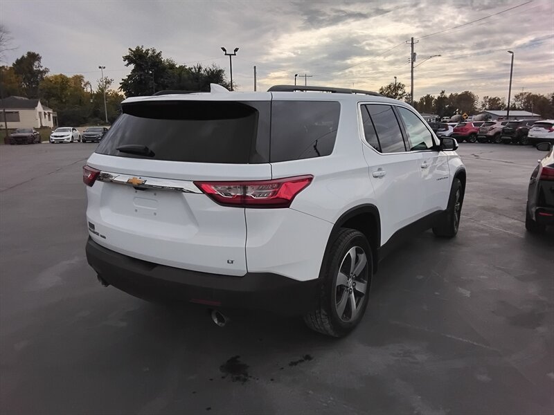 2019 Chevrolet Traverse LT Leather - Photo 3 - Cahokia, IL 62206
