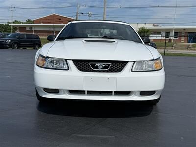 2000 Ford Mustang GT - Photo 2 - Cahokia, IL 62206