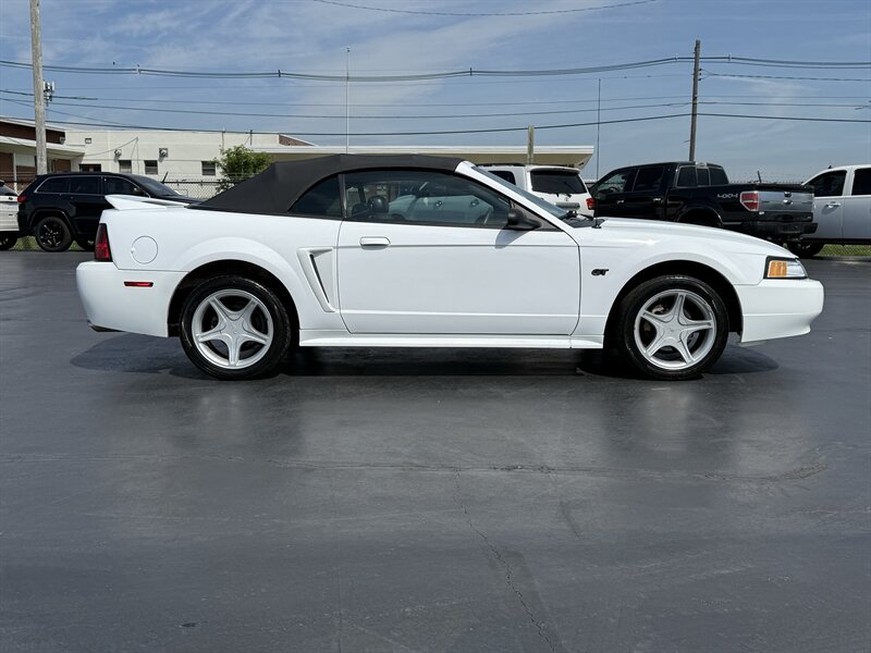 2000 Ford Mustang GT - Photo 6 - Cahokia, IL 62206