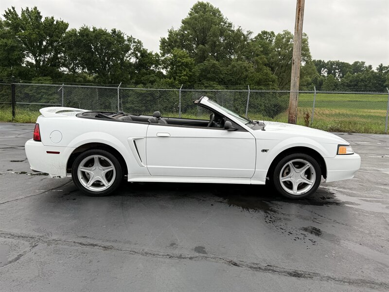 2000 Ford Mustang GT - Photo 14 - Cahokia, IL 62206