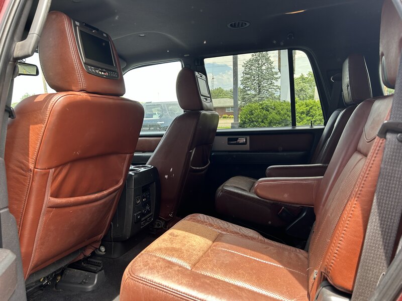 2012 Ford Expedition XLT - Photo 9 - Fairview Heights, IL 62208