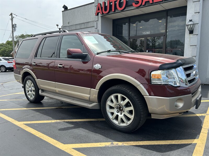 2012 Ford Expedition XLT - Photo 2 - Fairview Heights, IL 62208
