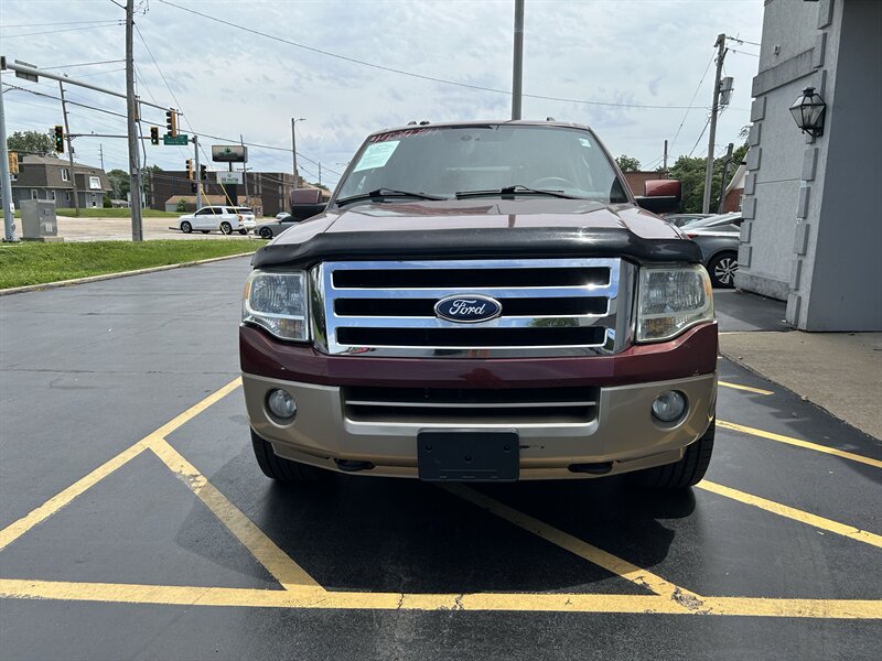 2012 Ford Expedition XLT - Photo 6 - Fairview Heights, IL 62208